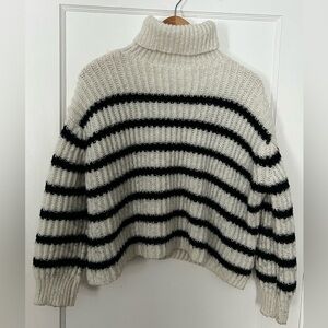 Sadie & Sage Women’s Size S Long Sleeve Turtle Neck Knitwear Sweater